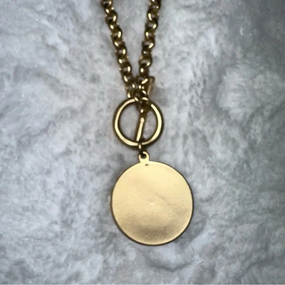 Leo Zodiac Sign Gold Bar Closure Necklace - Picture 2 of 5